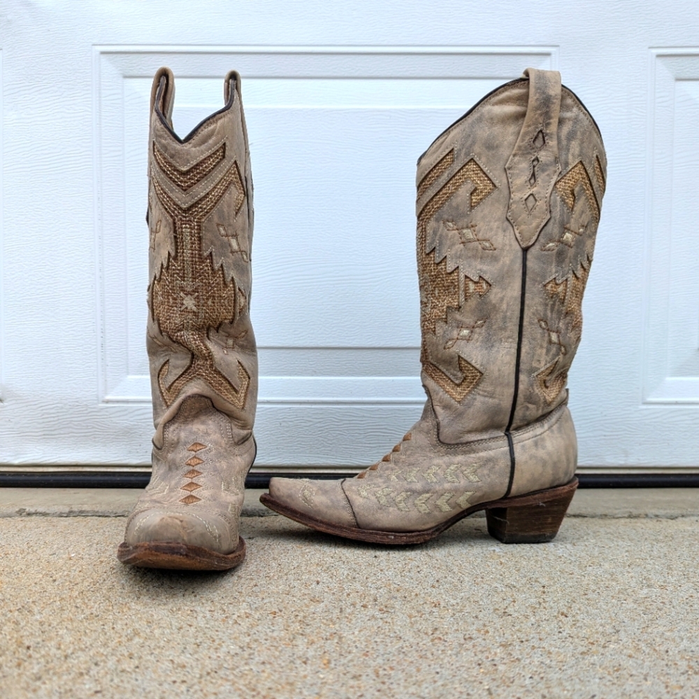 Corral boots